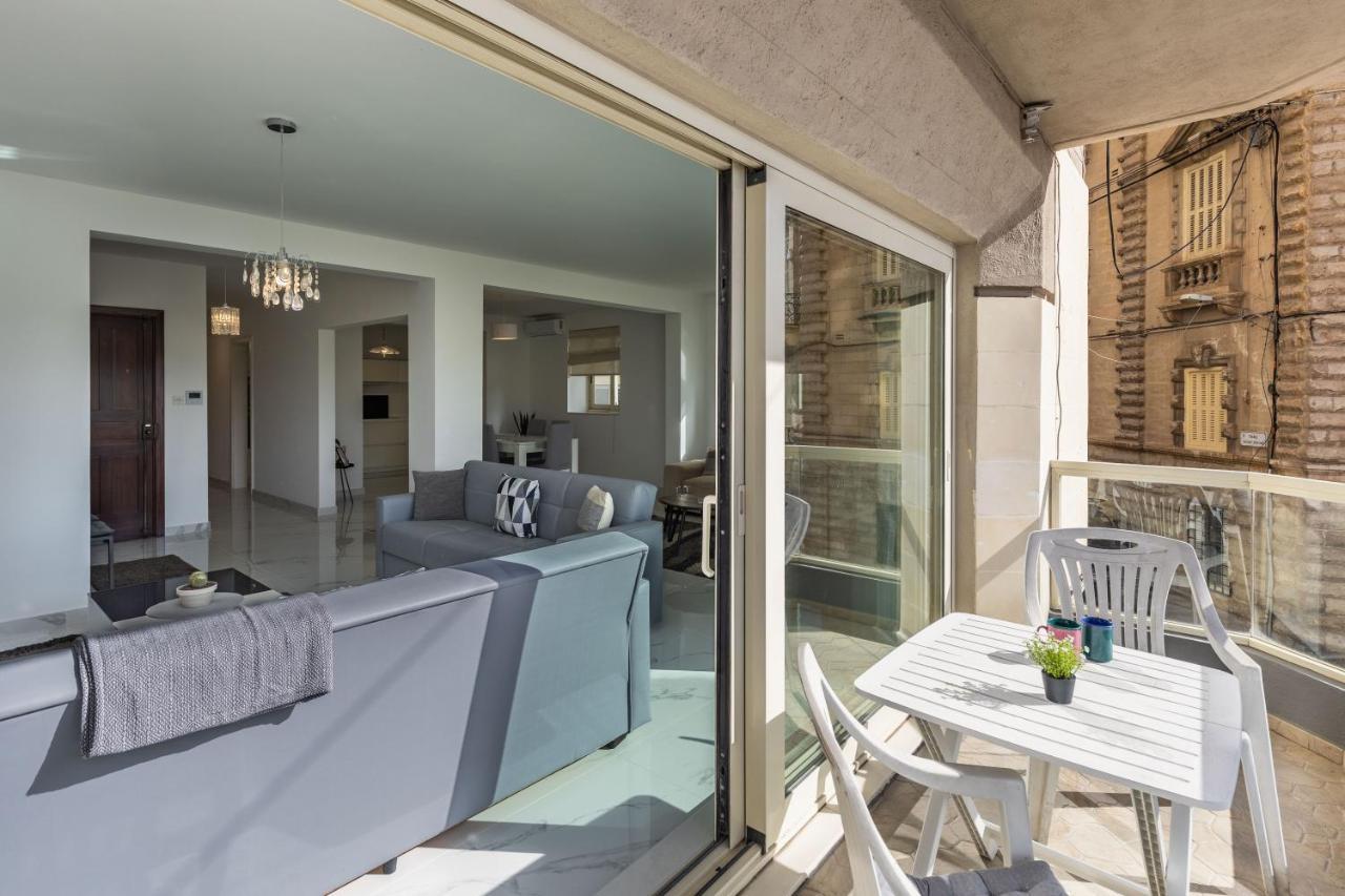 Stunning - Sunnyside 3-Bedroom Sliema Buitenkant foto