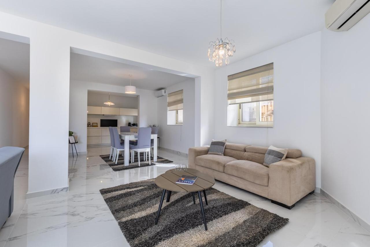 Stunning - Sunnyside 3-Bedroom Sliema Buitenkant foto