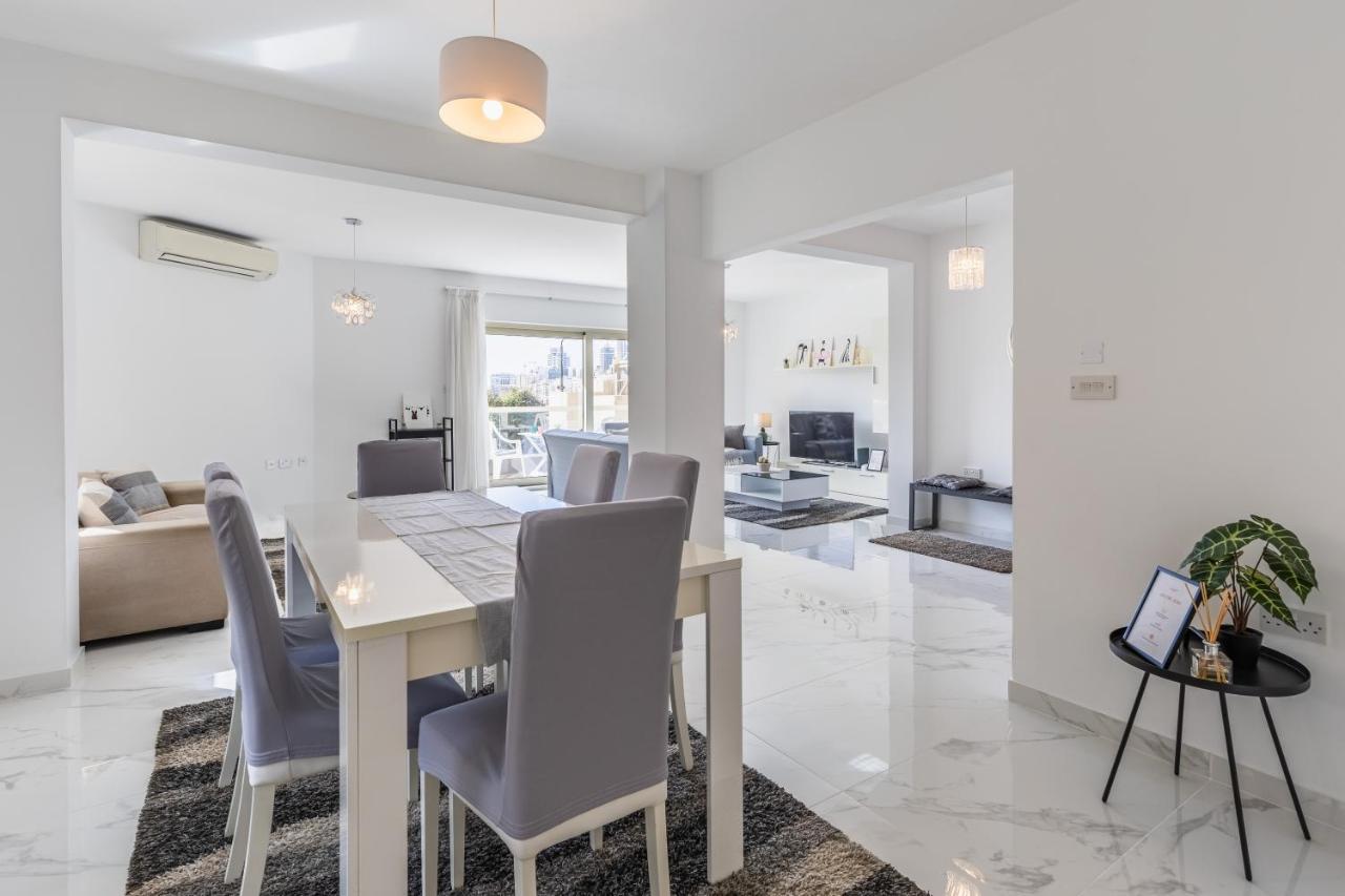 Stunning - Sunnyside 3-Bedroom Sliema Buitenkant foto