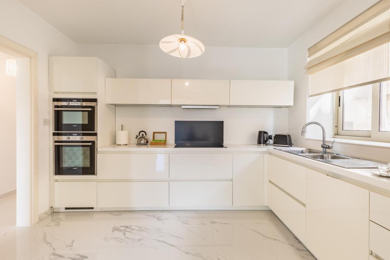 Stunning - Sunnyside 3-Bedroom Sliema Buitenkant foto