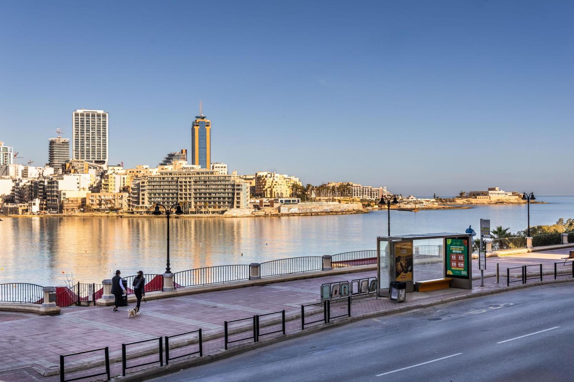 Stunning - Sunnyside 3-Bedroom Sliema Buitenkant foto